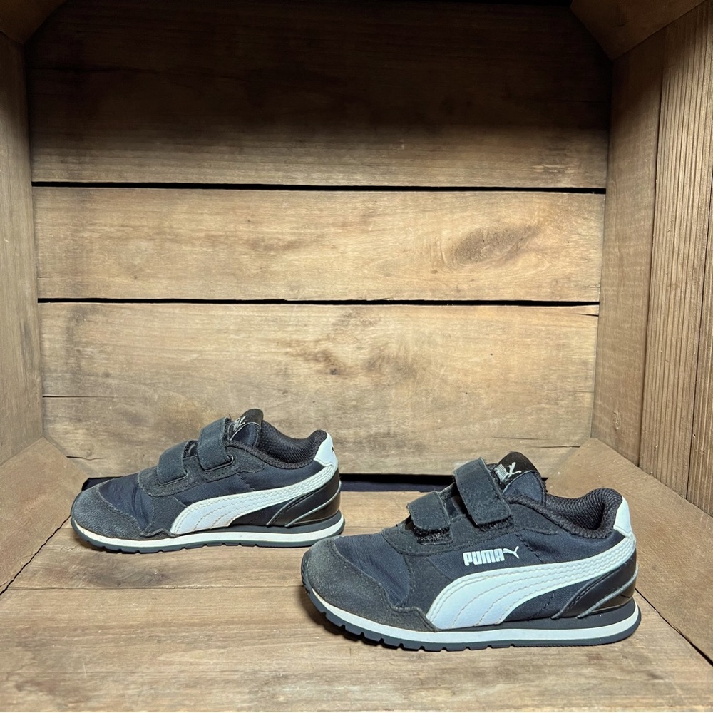 Puma Children’s Sneakers Velcro Size 8C (Black/White)